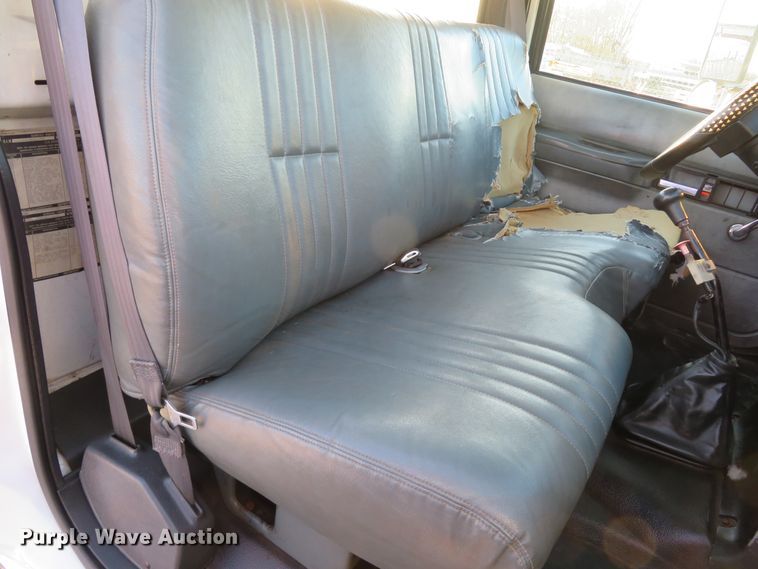 image for item FB9760 2000 Chevrolet C6500  truck cab and chassis