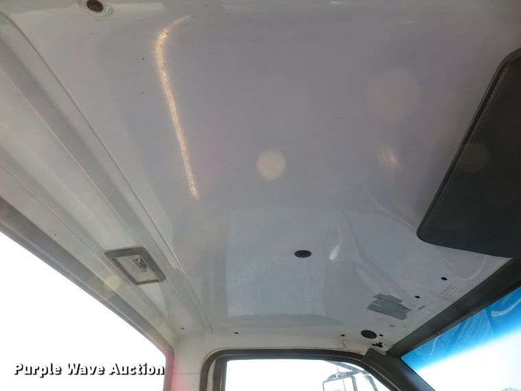 image for item FB9760 2000 Chevrolet C6500  truck cab and chassis