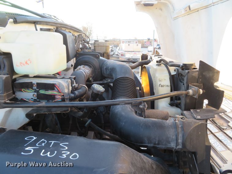 image for item FB9760 2000 Chevrolet C6500  truck cab and chassis