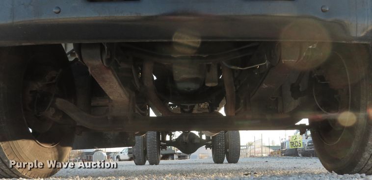 image for item FB9760 2000 Chevrolet C6500  truck cab and chassis