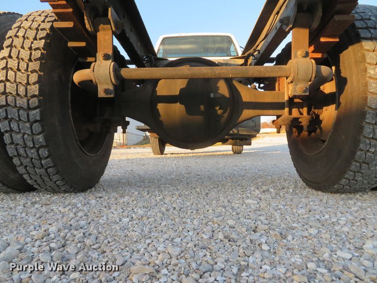 image for item FB9760 2000 Chevrolet C6500  truck cab and chassis