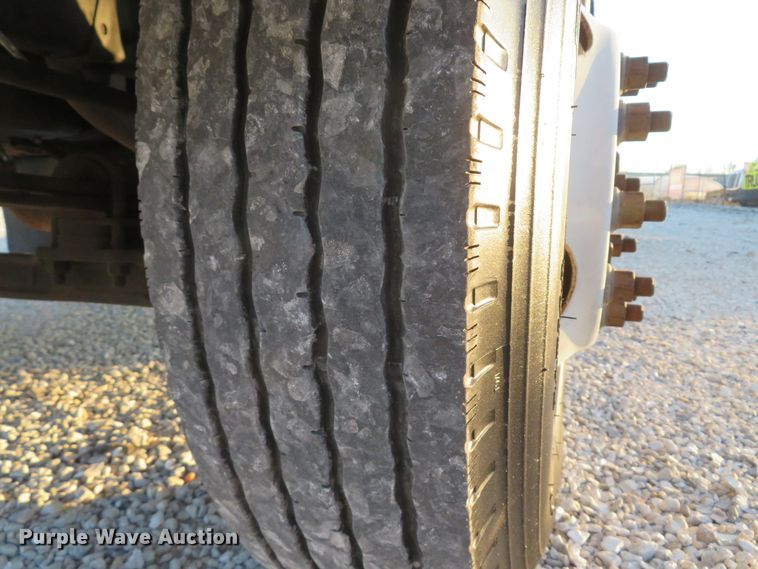 image for item FB9760 2000 Chevrolet C6500  truck cab and chassis