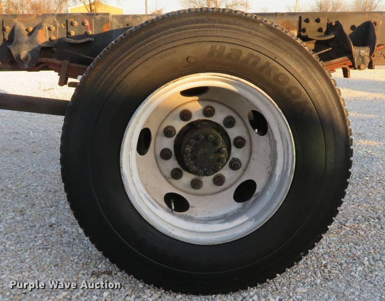 image for item FB9760 2000 Chevrolet C6500  truck cab and chassis