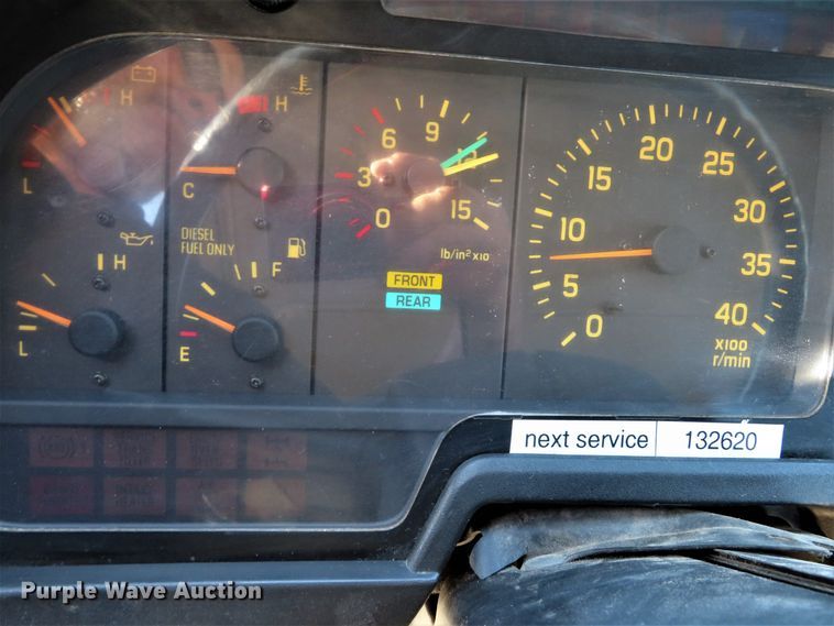 image for item FP9486 2002 GMC T7500  truck cab and chassis