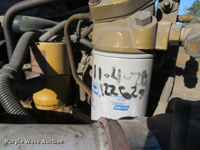 image for item FP9486 2002 GMC T7500  truck cab and chassis