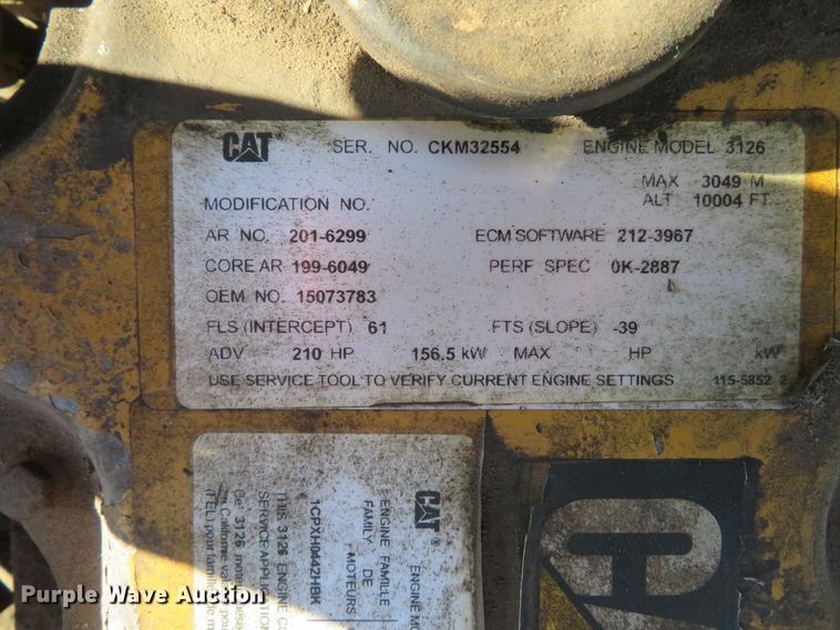 image for item FP9486 2002 GMC T7500  truck cab and chassis