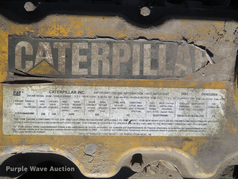 image for item FP9486 2002 GMC T7500  truck cab and chassis