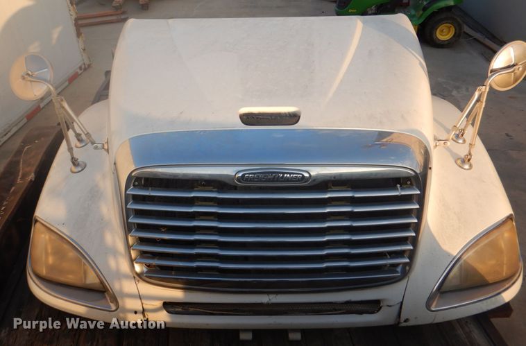 image for item FW9322 Freightliner hood