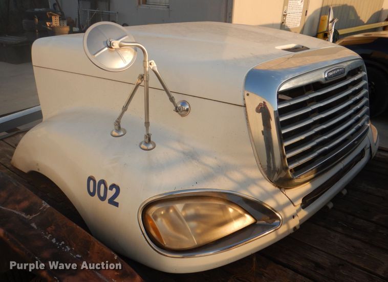 image for item FW9322 Freightliner hood