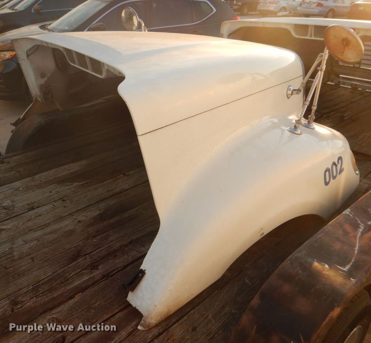 image for item FW9322 Freightliner hood