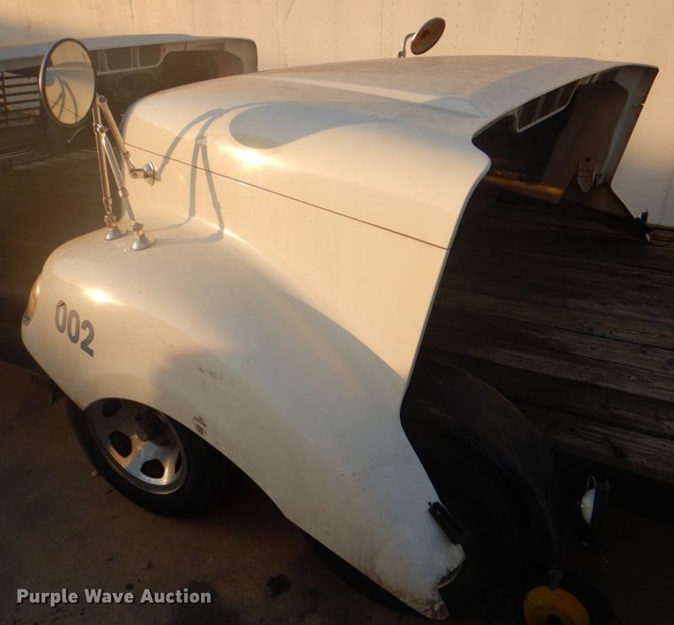 image for item FW9322 Freightliner hood