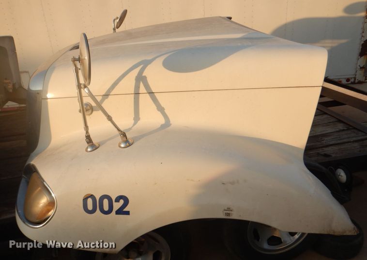 image for item FW9322 Freightliner hood