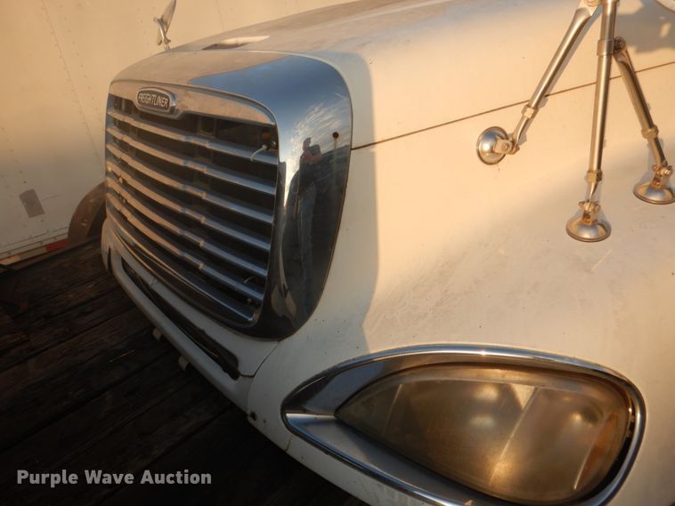 image for item FW9322 Freightliner hood