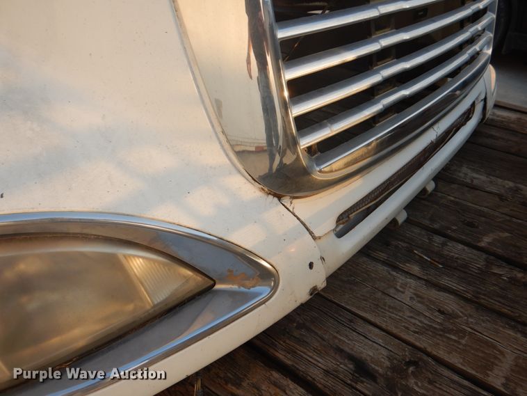 image for item FW9322 Freightliner hood