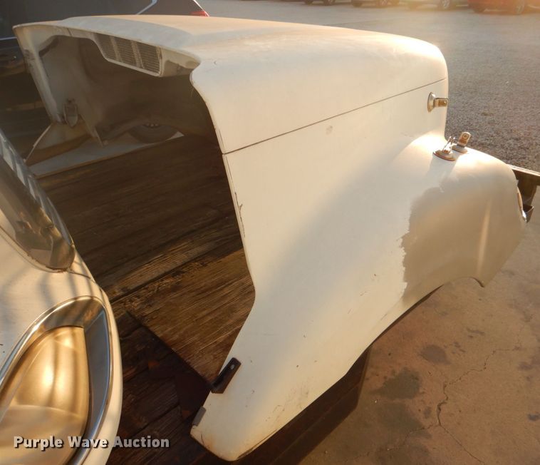 image for item FW9323 Freightliner hood