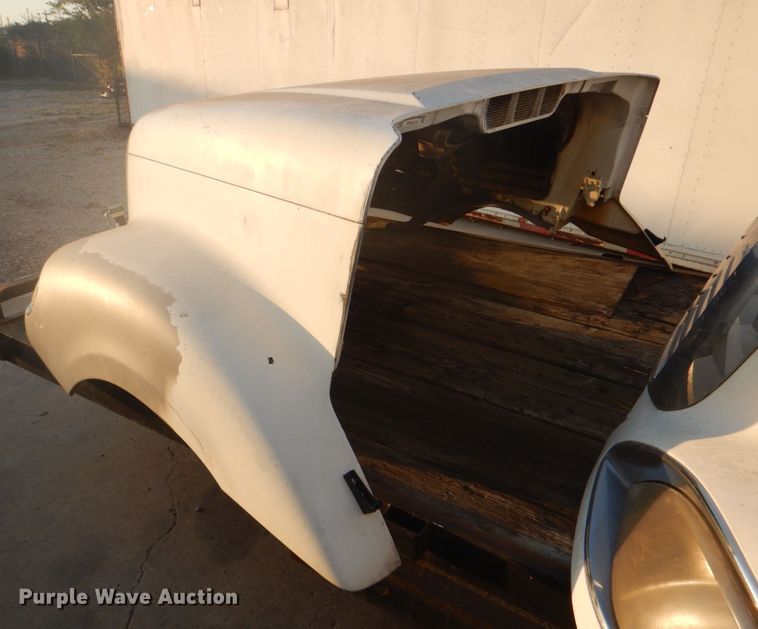 image for item FW9323 Freightliner hood