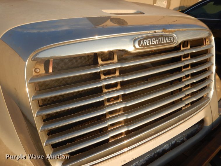 image for item FW9323 Freightliner hood