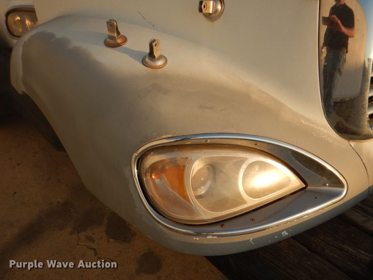 image for item FW9323 Freightliner hood