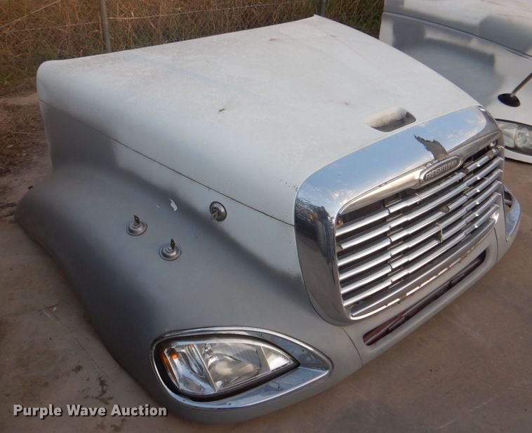 image for item FW9326 Freightliner hood