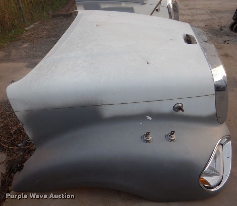 image for item FW9326 Freightliner hood