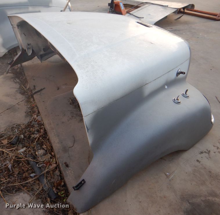 image for item FW9326 Freightliner hood