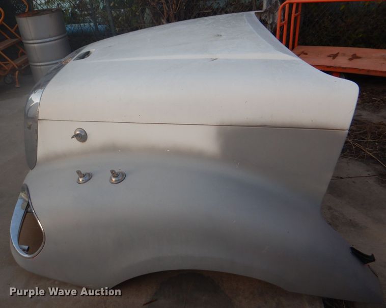 image for item FW9326 Freightliner hood