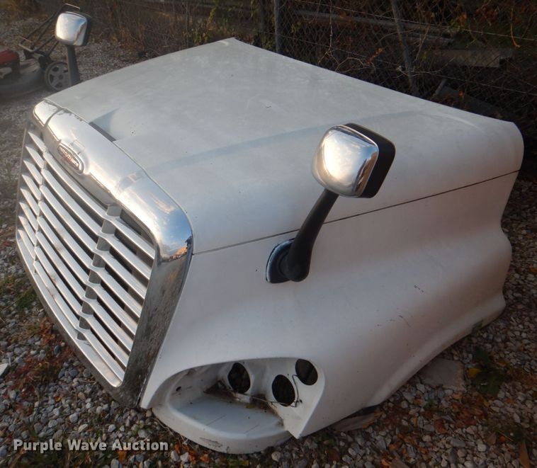 image for item FW9327 Freightliner hood