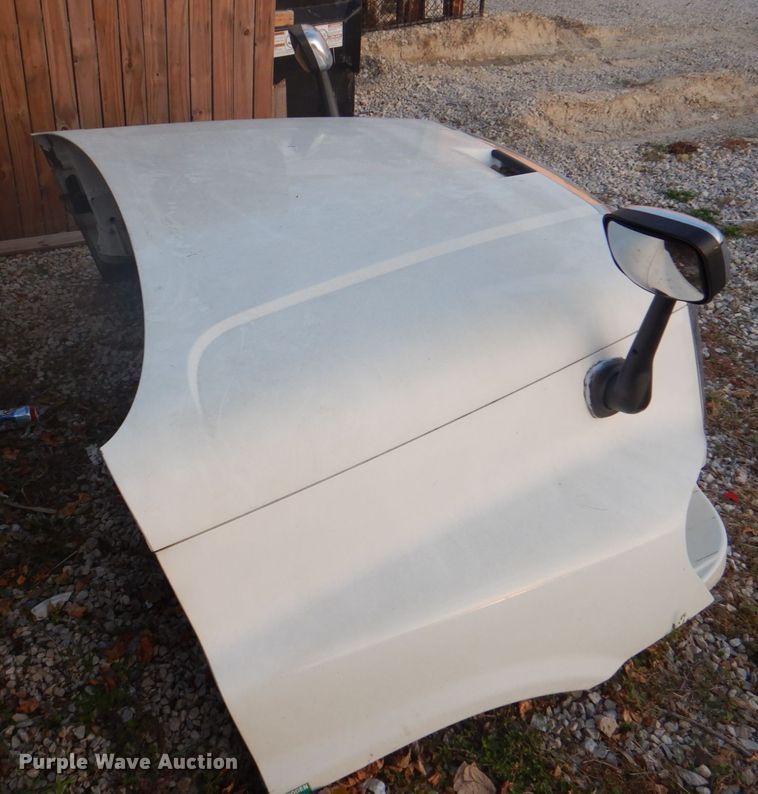 image for item FW9327 Freightliner hood