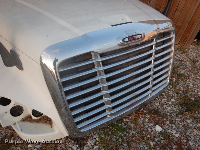 image for item FW9327 Freightliner hood