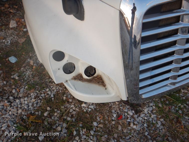 image for item FW9327 Freightliner hood