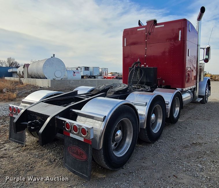 image for item GB9062 2009 Peterbilt 389  semi truck