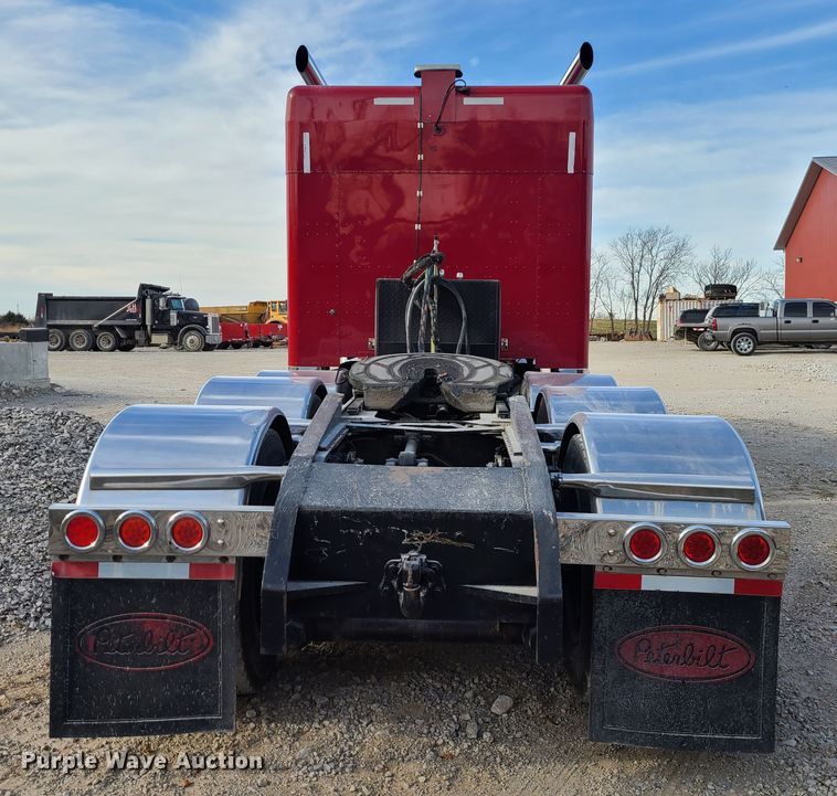 image for item GB9062 2009 Peterbilt 389  semi truck