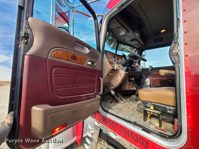 image for item GB9062 2009 Peterbilt 389  semi truck