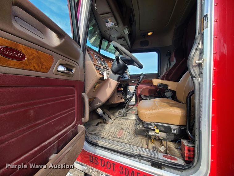 image for item GB9062 2009 Peterbilt 389  semi truck