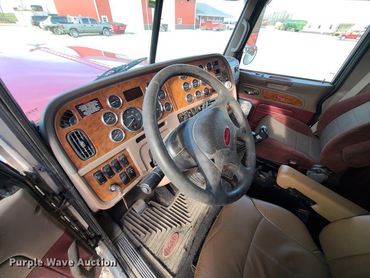 image for item GB9062 2009 Peterbilt 389  semi truck