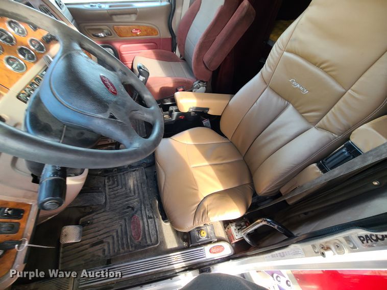 image for item GB9062 2009 Peterbilt 389  semi truck