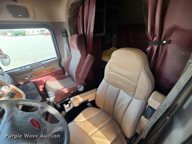 image for item GB9062 2009 Peterbilt 389  semi truck