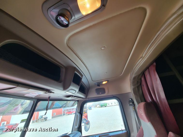 image for item GB9062 2009 Peterbilt 389  semi truck