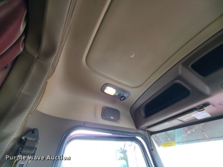 image for item GB9062 2009 Peterbilt 389  semi truck