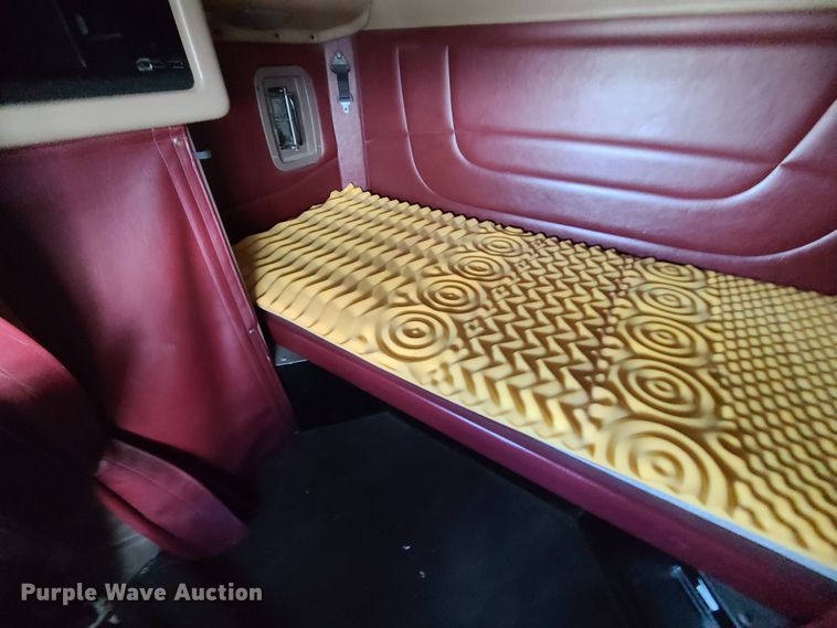 image for item GB9062 2009 Peterbilt 389  semi truck