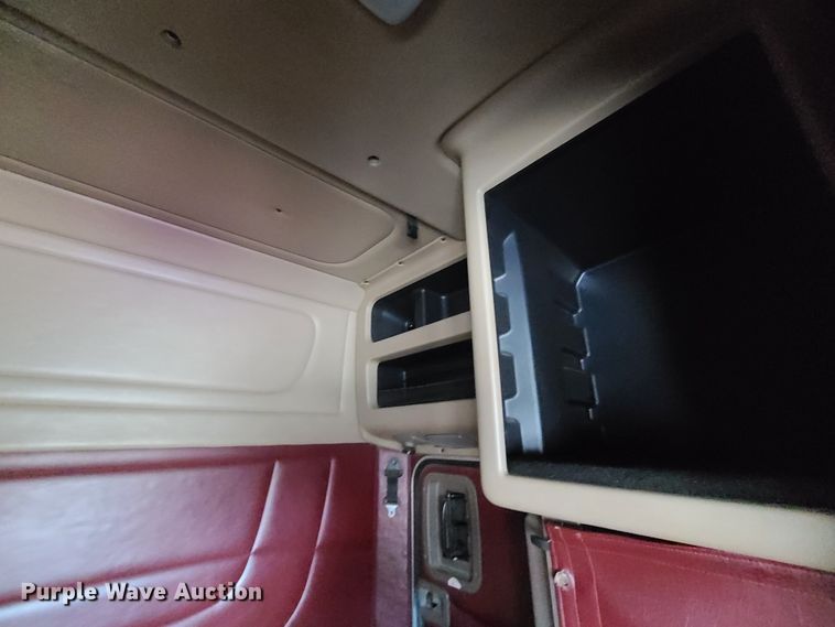 image for item GB9062 2009 Peterbilt 389  semi truck