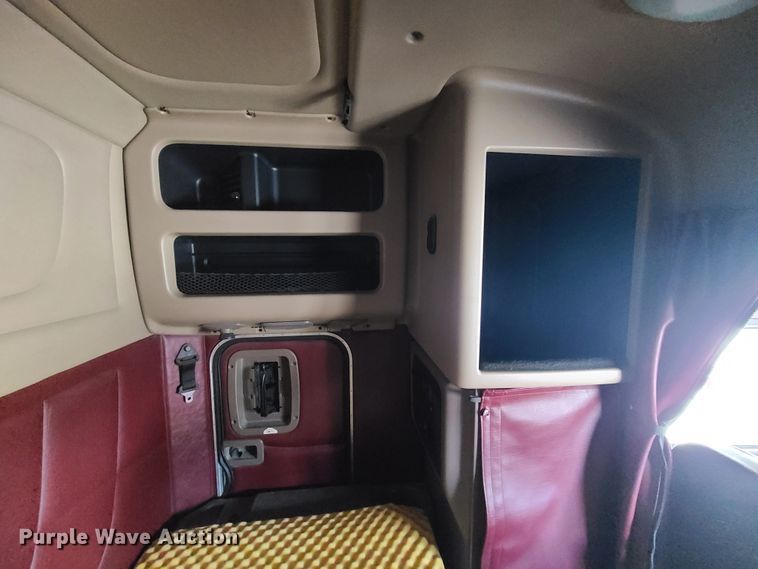 image for item GB9062 2009 Peterbilt 389  semi truck