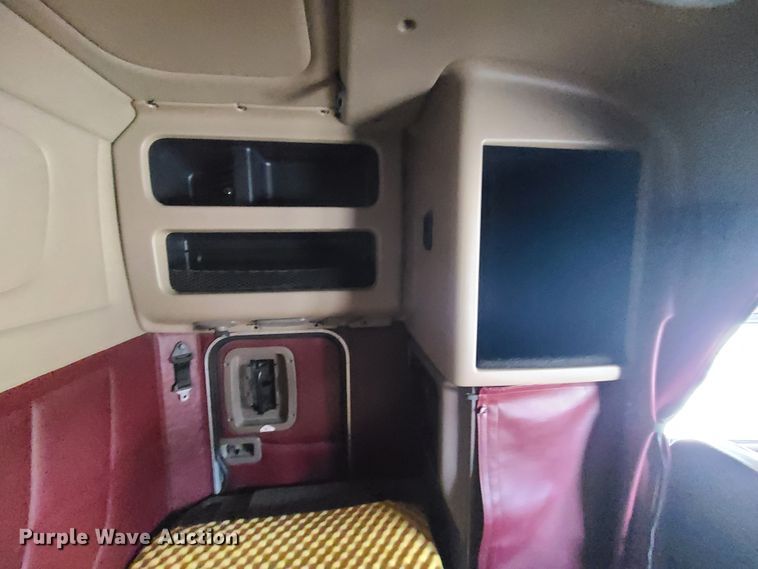 image for item GB9062 2009 Peterbilt 389  semi truck