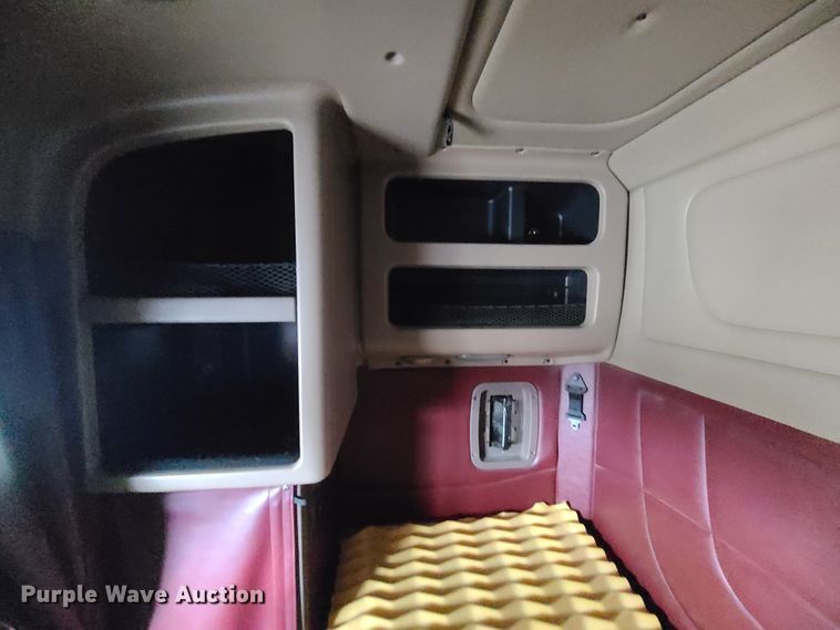 image for item GB9062 2009 Peterbilt 389  semi truck