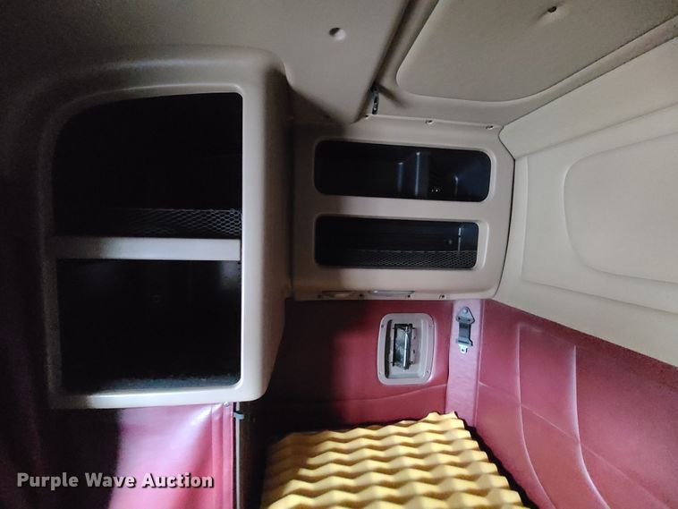 image for item GB9062 2009 Peterbilt 389  semi truck