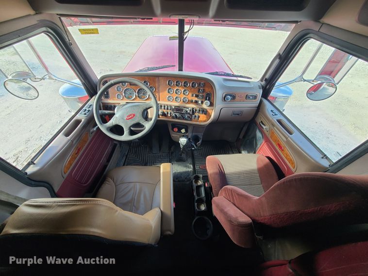 image for item GB9062 2009 Peterbilt 389  semi truck