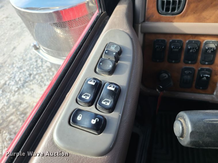 image for item GB9062 2009 Peterbilt 389  semi truck