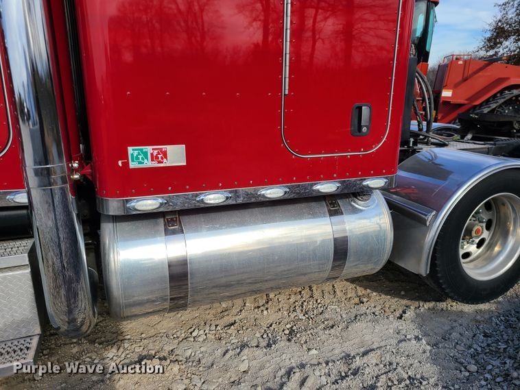 image for item GB9062 2009 Peterbilt 389  semi truck