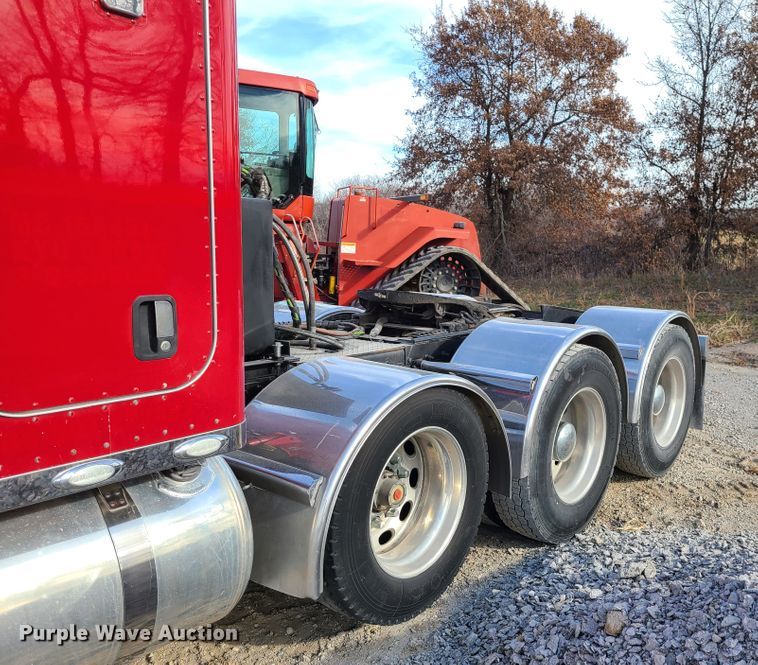 image for item GB9062 2009 Peterbilt 389  semi truck