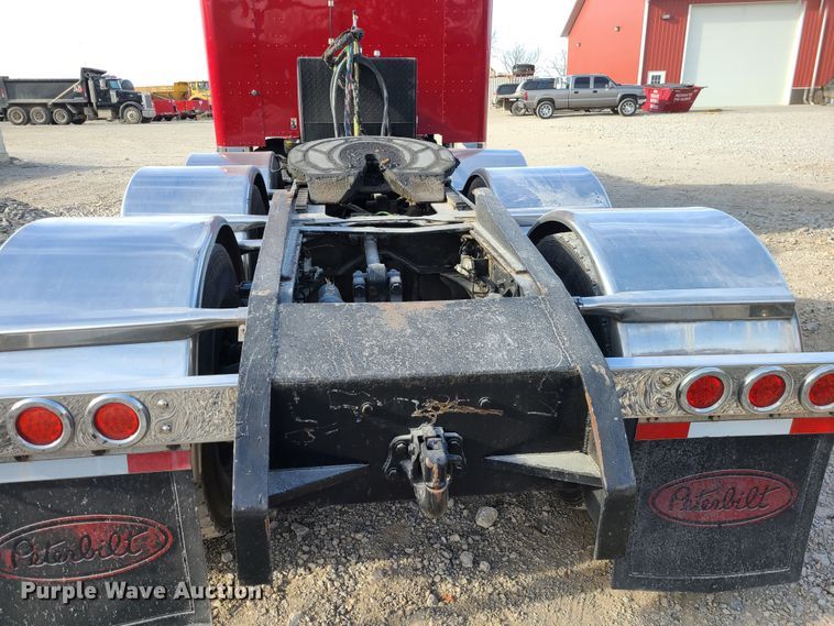 image for item GB9062 2009 Peterbilt 389  semi truck